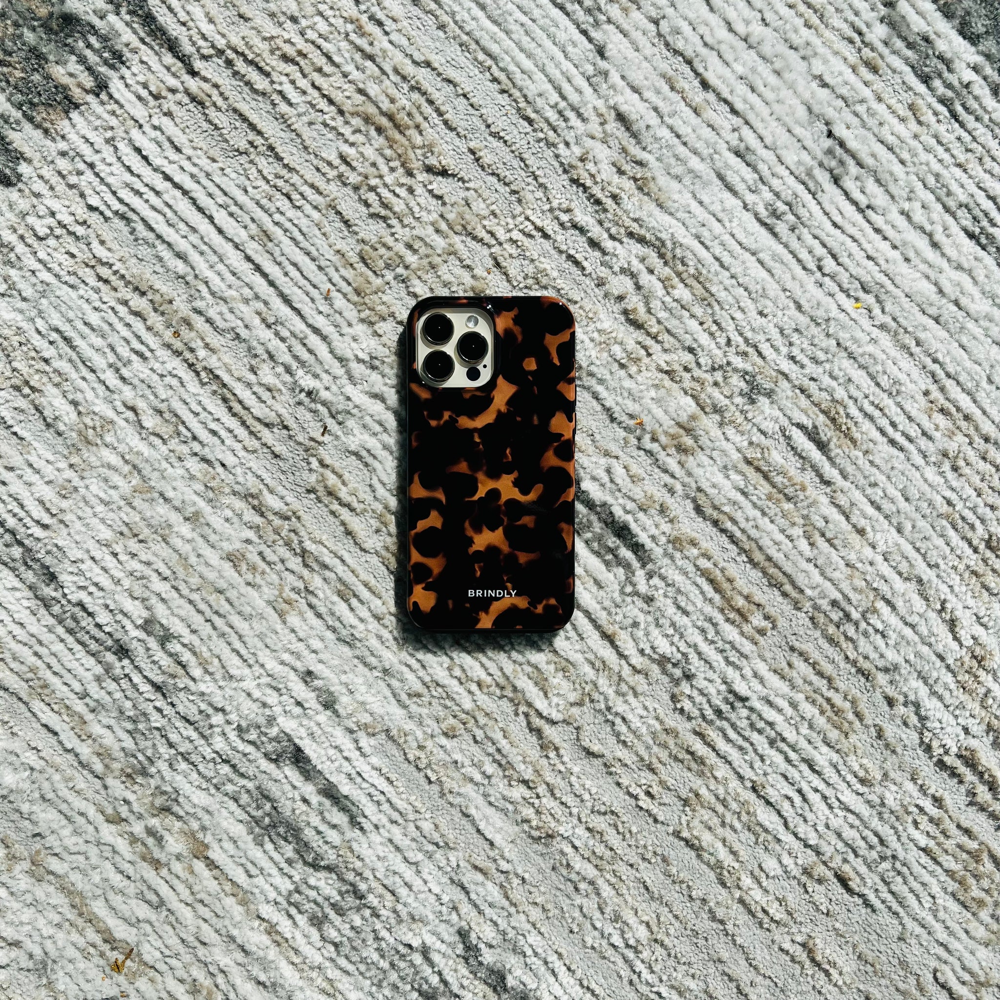 Tortoise Chic - Tough Phone Case (MagSafe)